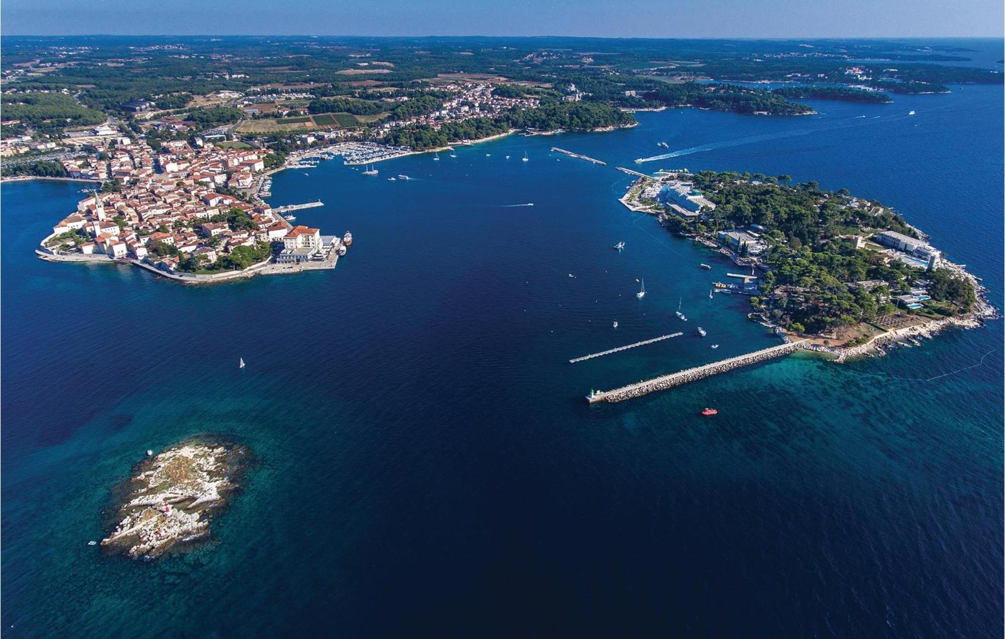 Amazing Apartment In Porec With Wifi Екстериор снимка